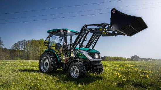Ładowacz Xtreme-S MINI zamontowany na ciągniku ARBOS 2040