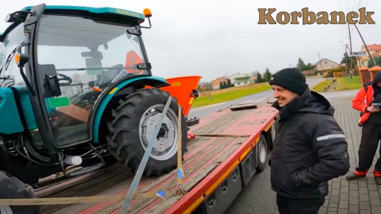 Pan Sebastian kupił ciągnik Arbos 2025 wraz z osprzętem od firmy Korbanek, aby świadczyć nim usługi