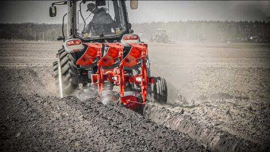 Embedded thumbnail for EPICKIE momenty-traktor na polu - jak używać swój ciągnik