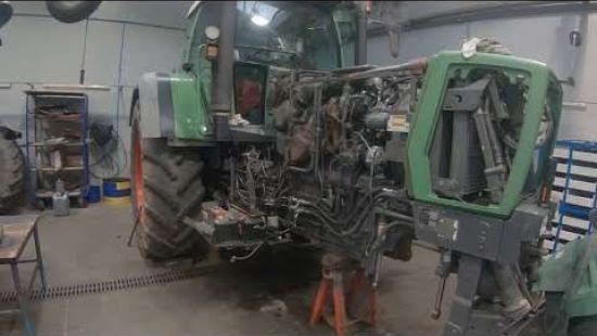 Embedded thumbnail for Kosztowne-Usterki -Diagnoza Mechanika- Naprawa instalacji elekt w FENDT | Regeneracja osi | vlog #5