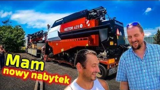 Embedded thumbnail for Kupiłem nowy kombajn!! Łukasz (ten wielki ) mi go sprzedał Robas przywiózł i rozładował