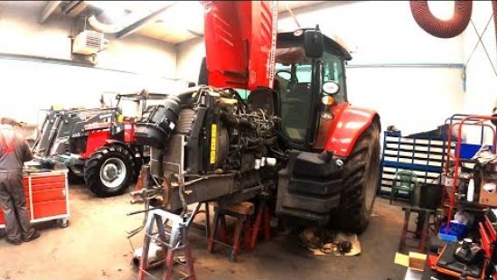 Embedded thumbnail for Awaryjna konstrukcja miękkiej osi Massey Ferguson - Serwisant poprawia ciągnik po fabryce