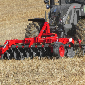 Unia Front zamontowana na ciągniku Fendt