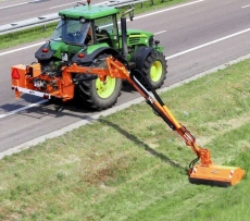 Kosiarka bijakowa do skarp i rowów Camel 900 firmy Samasz kosi pobocze drogowe Korbanek.pl