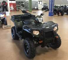 Polaris Sportsman 570 X2 UTE paka załadunkowa napęd 4x4 2x4 Turf rozpięcie tylnej osi kontrola zjazdu ADC EPS wspomaganie kierowniczy felgi stalowe wersja dla dwóch osób dodatkowy reflektor w kierownicy Korbanek.pl