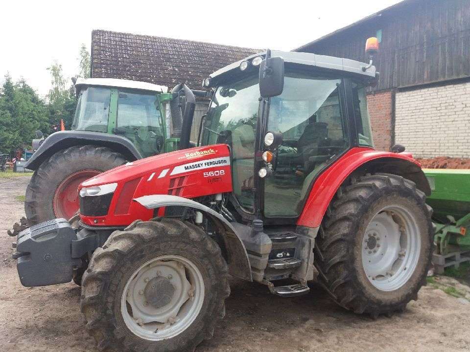 Sprzedam Używany traktor rolniczy MF 5608