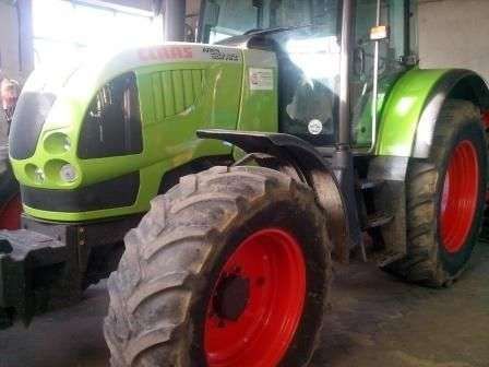 Traktor CLAAS Ares 657 z trzema parami wyjść hydraulicznych