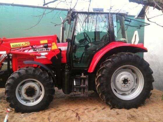 Bok ciągnika używanego Ciągnik rolniczy Massey Ferguson 5425 r korbanek