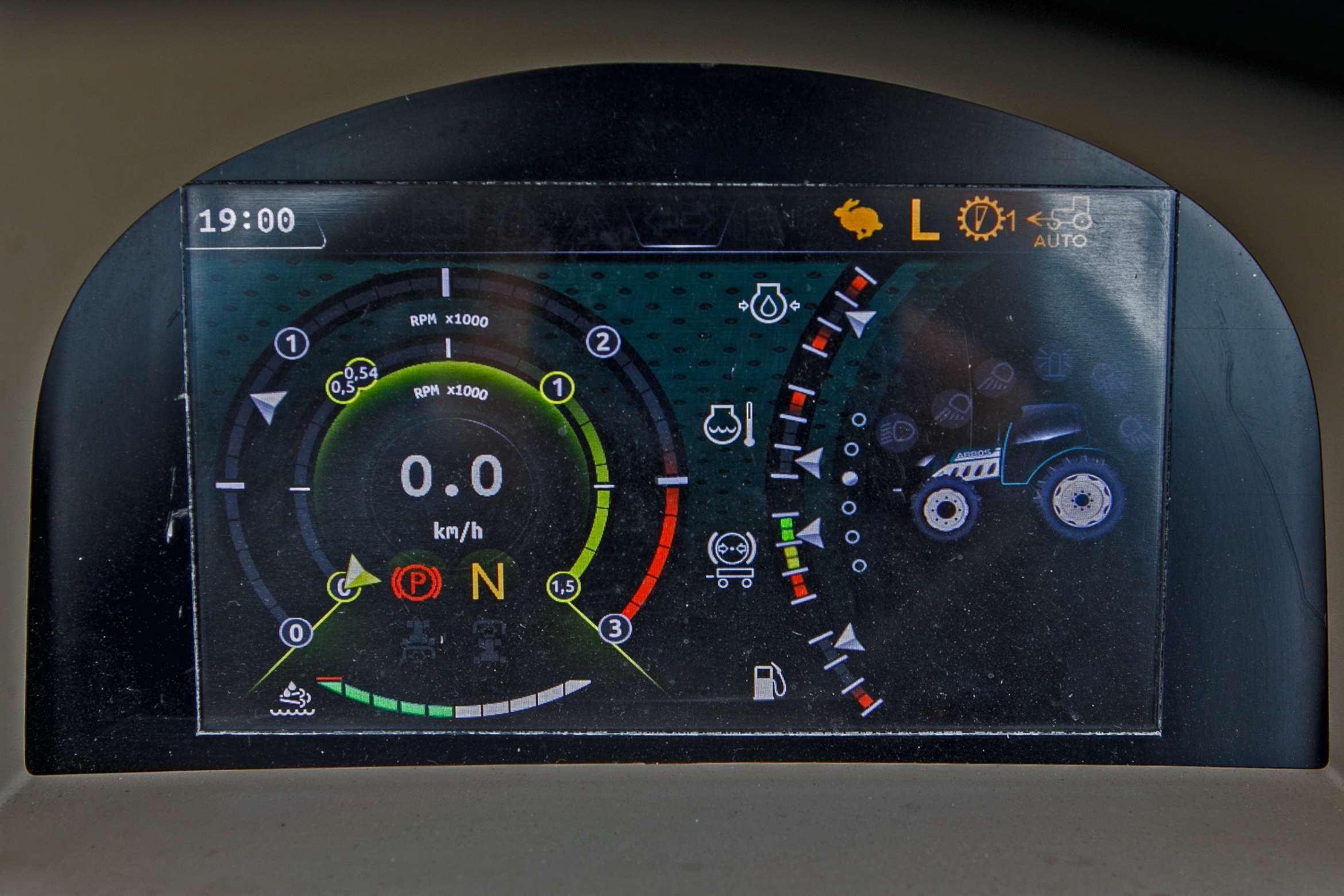 Deska rozdzielcza, wyświetlacz ciągnika Arbos 5130 Advanced