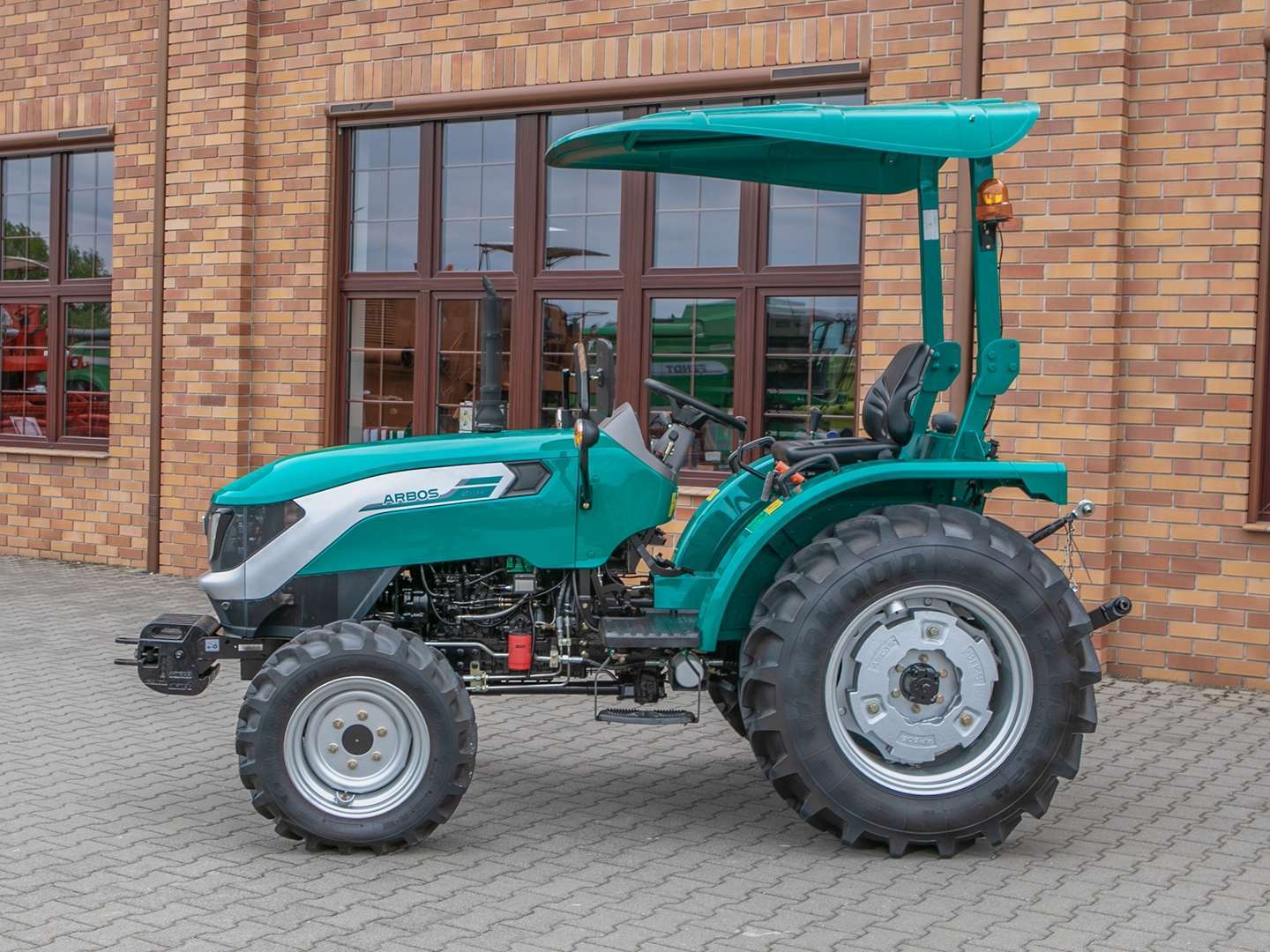 Traktor Arbos 2025, bez kabiny do kupienia w firmie Korbanek.