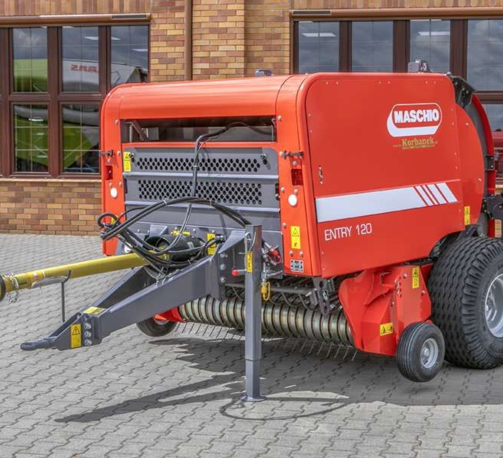 Prasa Maschio entry widok z ukosu Maschio Entry 120 lewy przód z ukosu