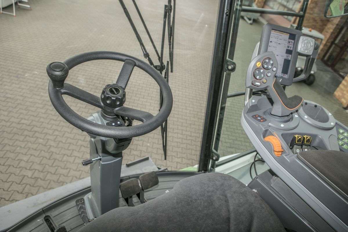 Kabina używanego kombajnu zbożowego Fendt 6275 C z informatorem Variotronic   