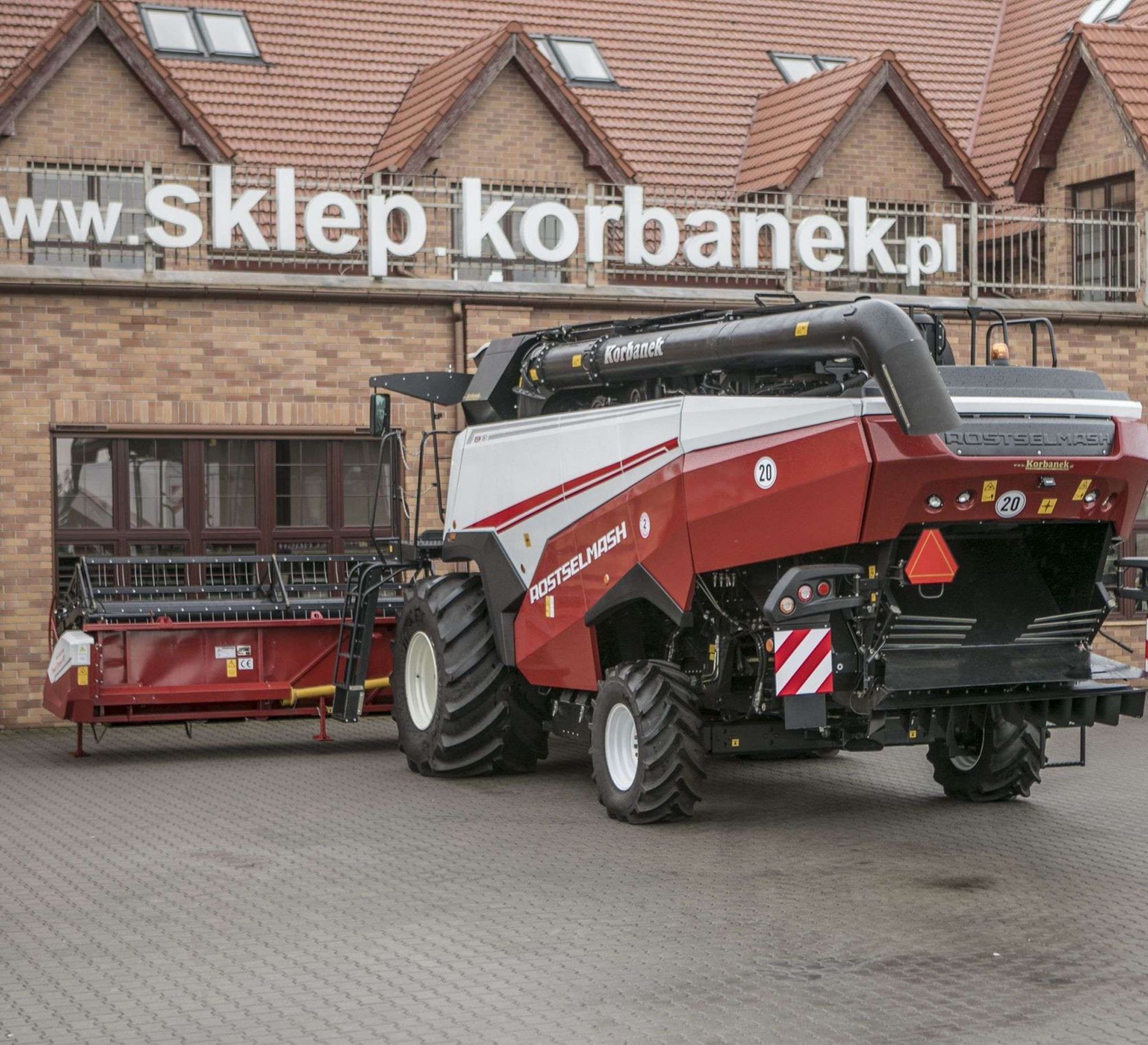 Kombajn zbożowy Rostselmash RSM 161 ogumienie 1050 oferta korbanek.pl