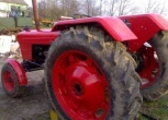 Czerwony zadbany używany traktor rolniczy David Brown 1880