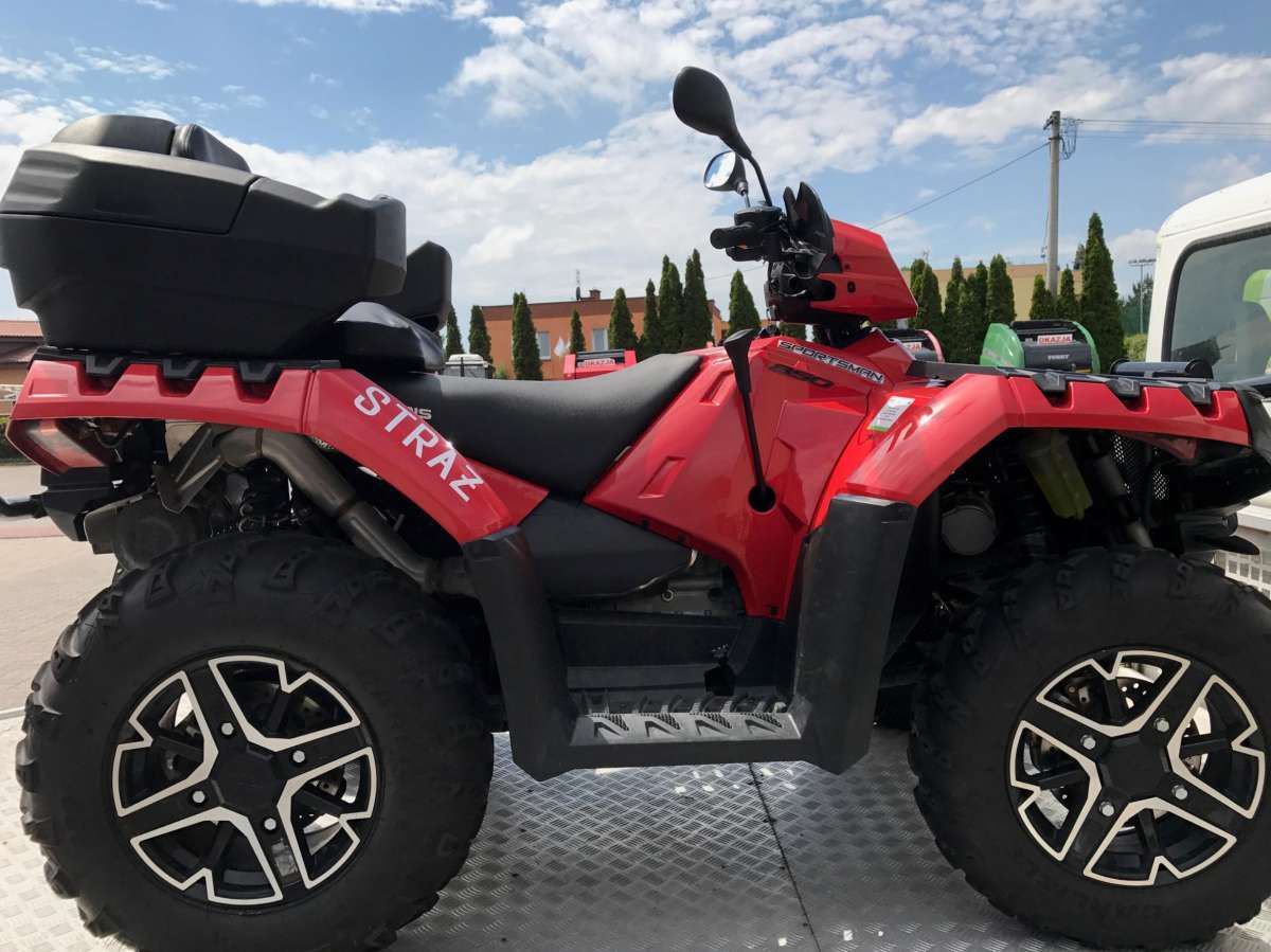 Sportsman 1000 XP 1000 XP Polaris Sportsman napęd 2x4 4x4 kontrola zjazdu ADC wspomaganie kierownicy EPS EBS hamowanie silnikiem kolor biały czarny felgi aluminiowe system lock end ride Korbanek.pl