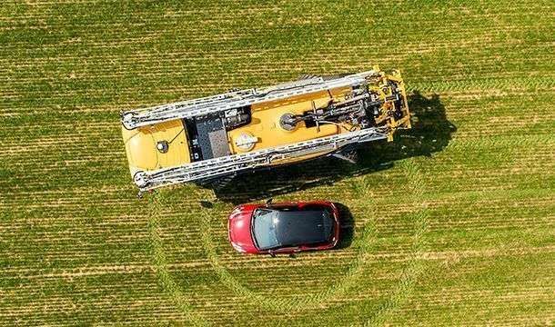 Zwrotność opryskiwacza samojezdnego Challenger RoGator RG655D