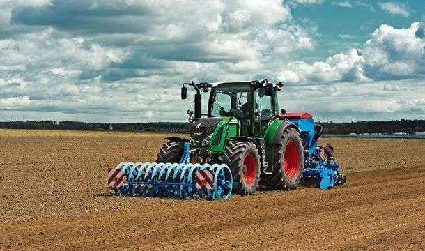 Ciągnik rolniczy Fendt 500 Vario S4 Profi