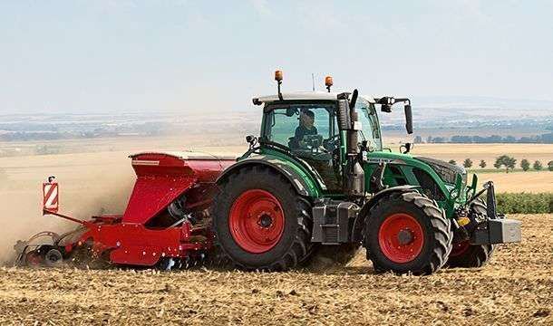 Ciągnik rolniczy Fendt 500 Vario S4 Profi