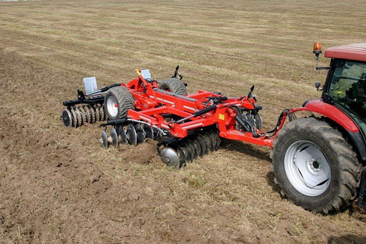 Gregaoire Besson brona talerzowa zaczepiana hydraulicznie składana Brona tależowa zaczepiana składana hydraulicznie marki Gregoire Besson