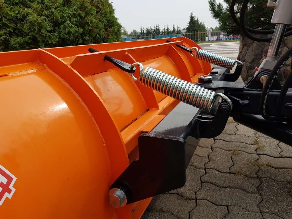 Zabezpieczenie sprężynowe w spychaczu T-218/2 Hydramet Zabezpieczenie sprężynowe w spychaczu czołowym T-218/2 firmy Hydramet