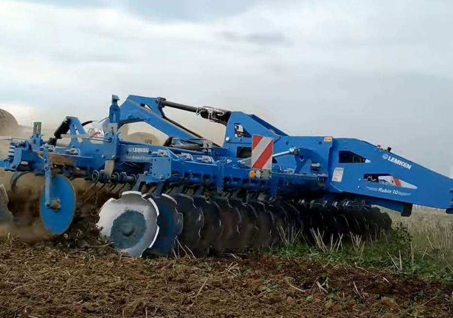 Podajnik pochyły w kombajnie Rostselmash Vector 425