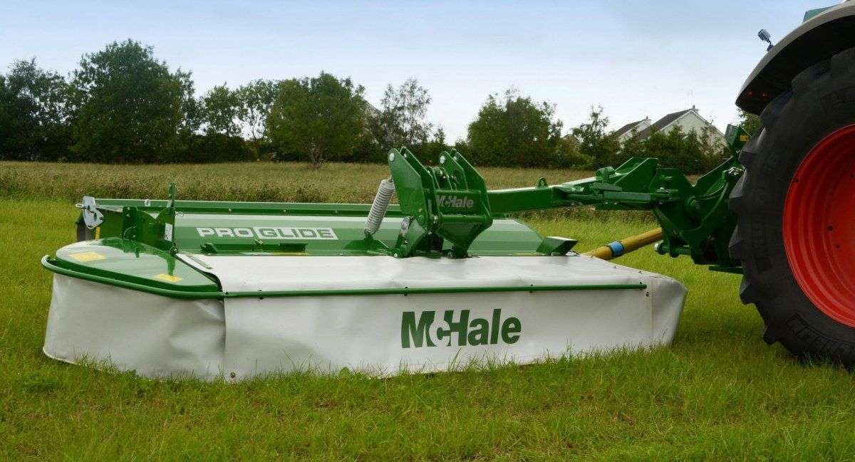 Kosiarka tylna zawieszana McHale R3100 produkt na korbanek.pl Kosiarka tylna zawieszana McHale R3100 podczas pracy