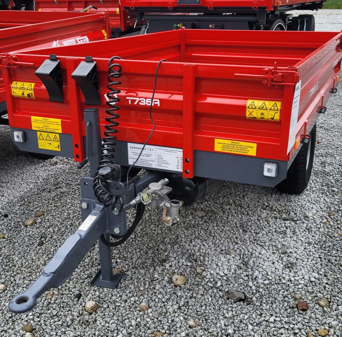 Czerwona przyczepa rolnicza Metal-Fach typ T736A