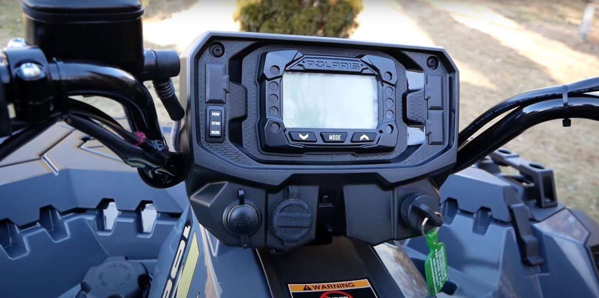 Kierownica z systemem EPS w Polaris Sportsman xp 1000 le falcon