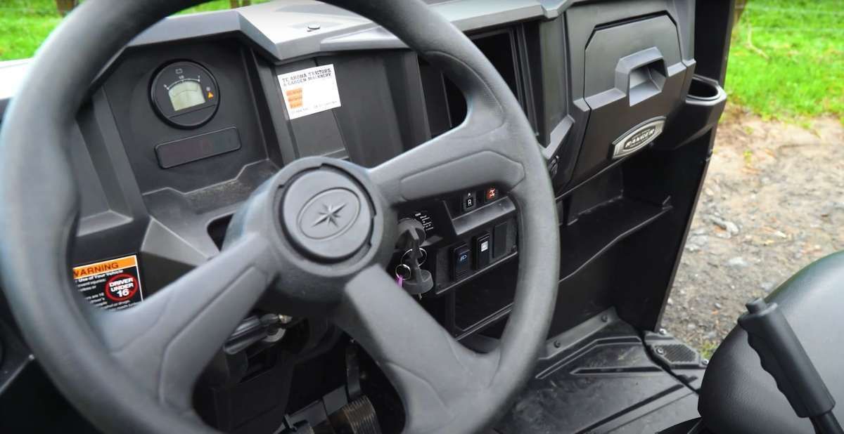Panel sterowania w Polaris Ranger EV