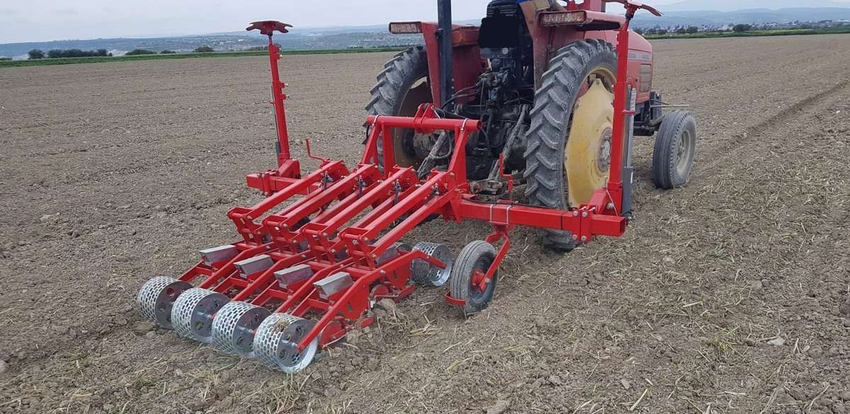 Siewnik mechaniczny do warzyw Unia KRUK
