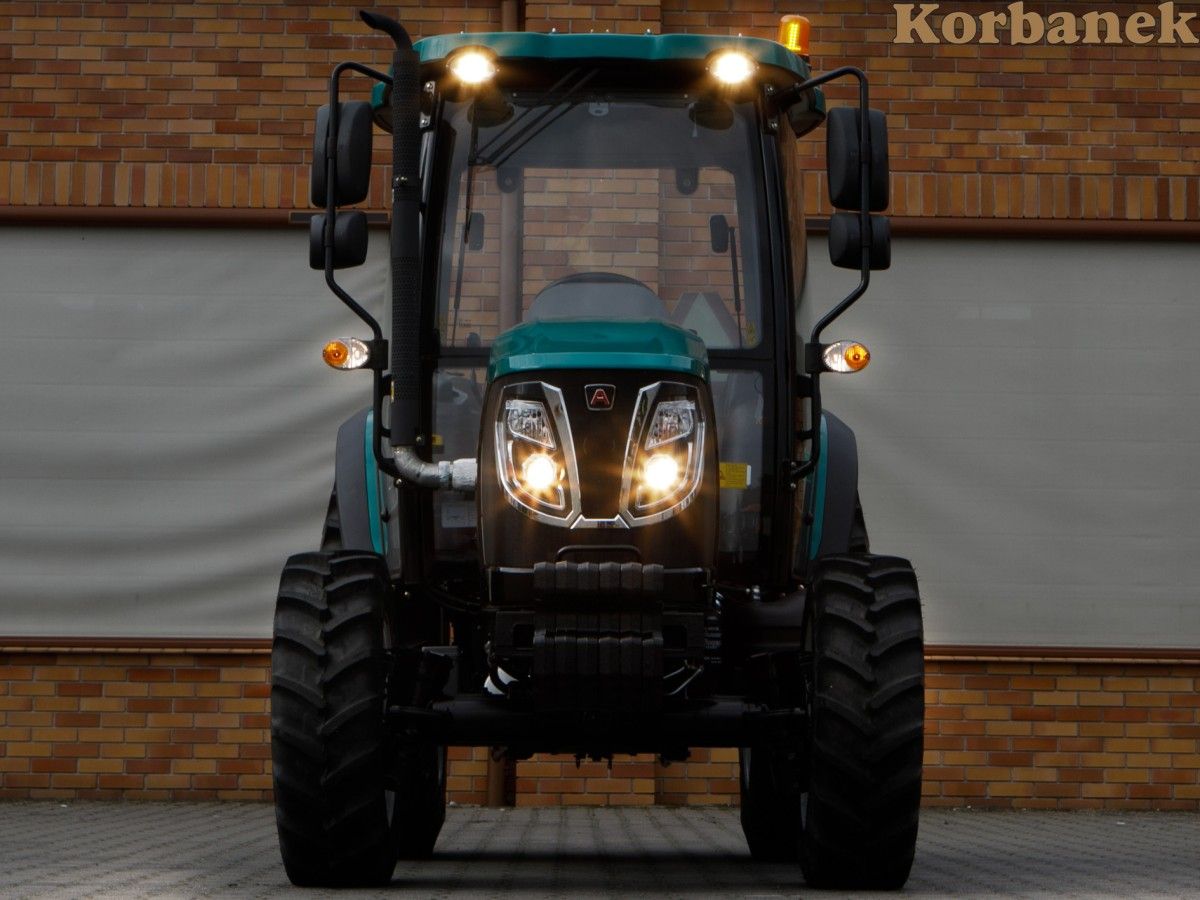 Ciągnik rolniczy Arbos 3055