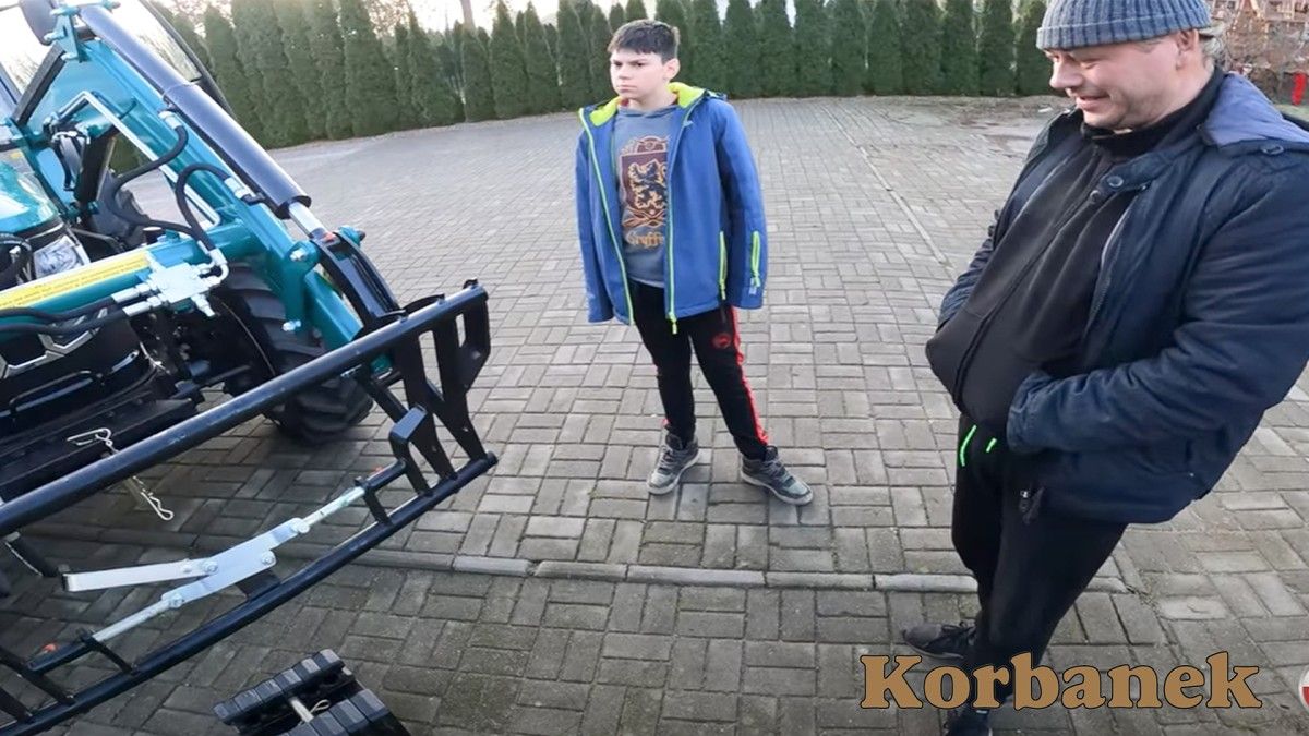 Dostawa ciągnika Arbos 3065 z ładowaczem do Pana Krzystofa