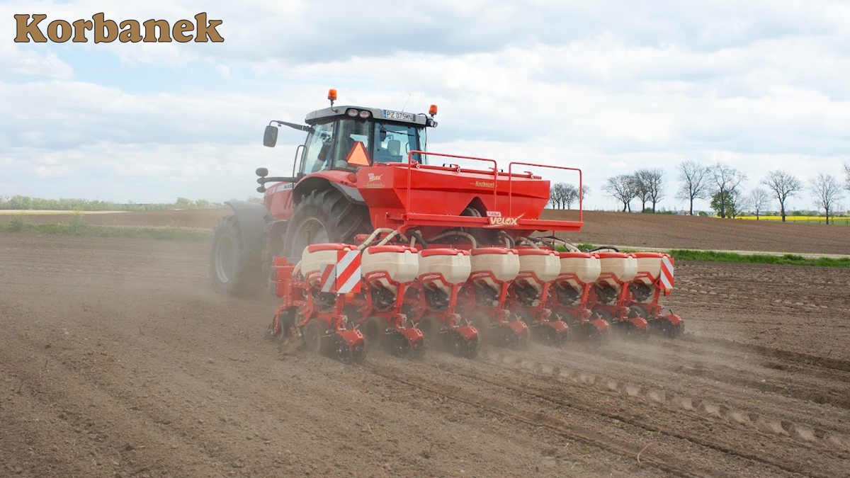 Testowaliśmy już niejednokrotnie siewnik Sola Velux - tutaj akurat 8rzędowy z ciagnikiem Massey Ferguson