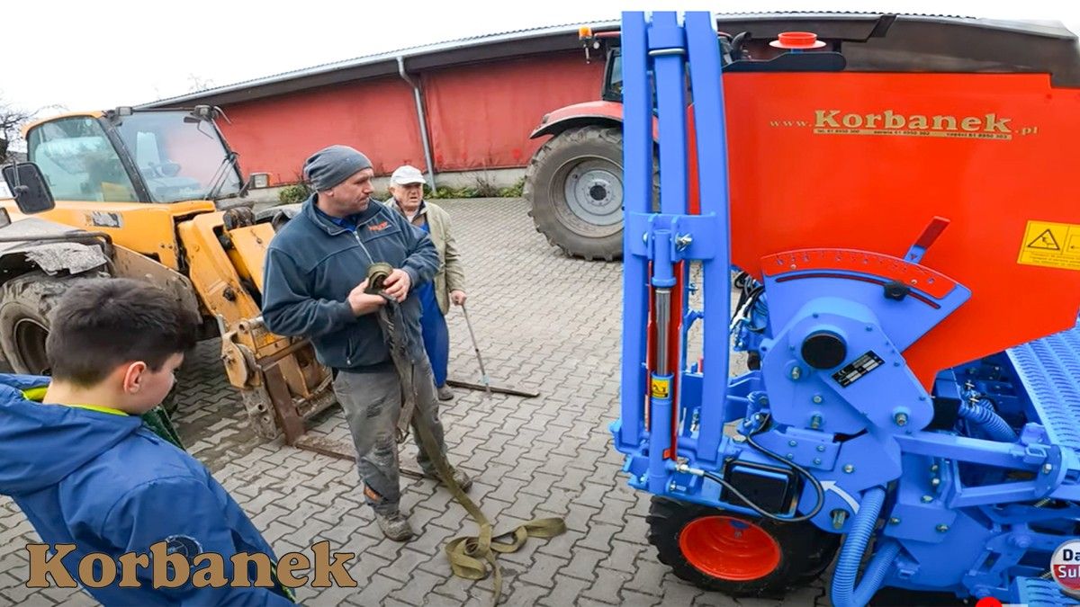 Podwórze w gospodarstwie Pana Mariana