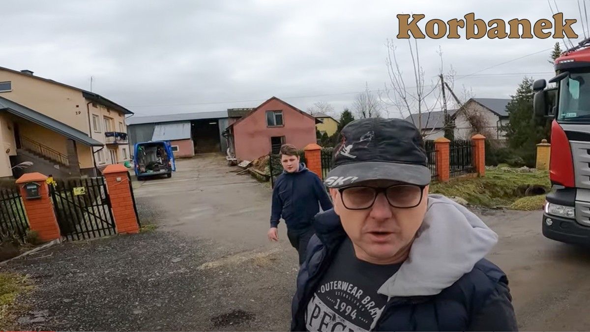 Pan Karol wraz z Synem - kupili siewnik Monosem do swojego 20 ha gospodarstwa